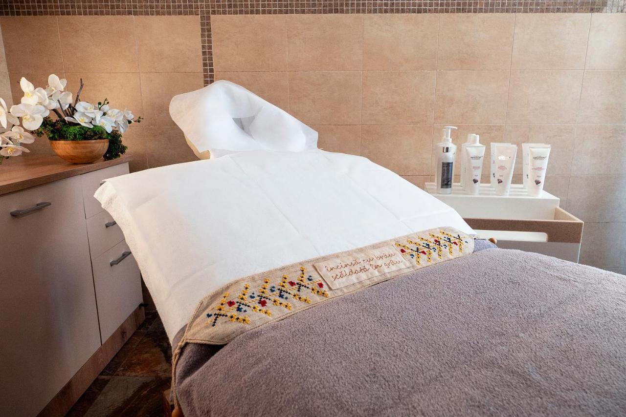 Hotel Tisa Băile Olăneşti エクステリア 写真