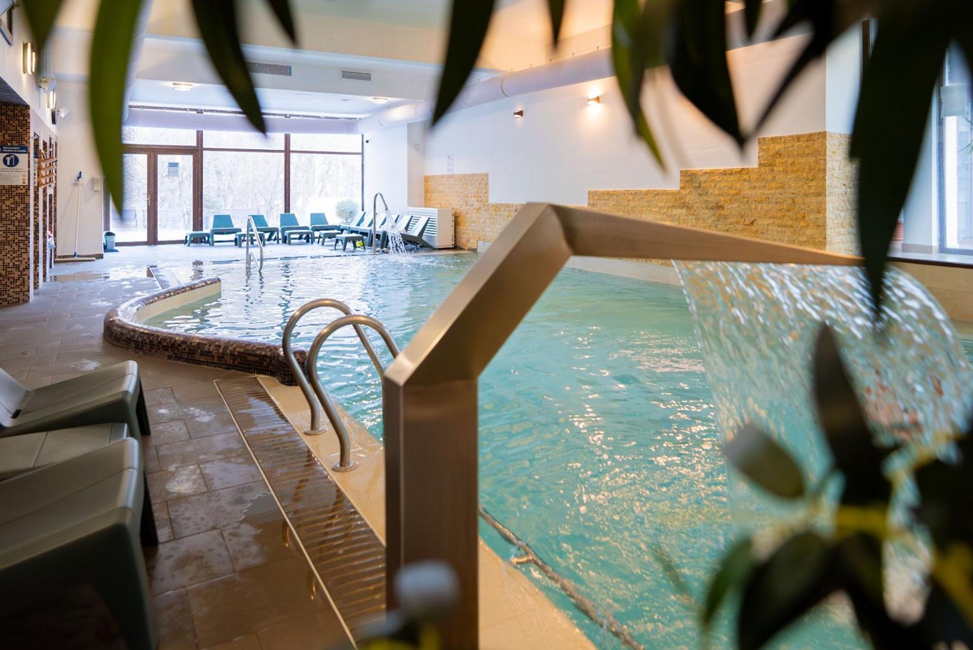 Hotel Tisa Băile Olăneşti エクステリア 写真
